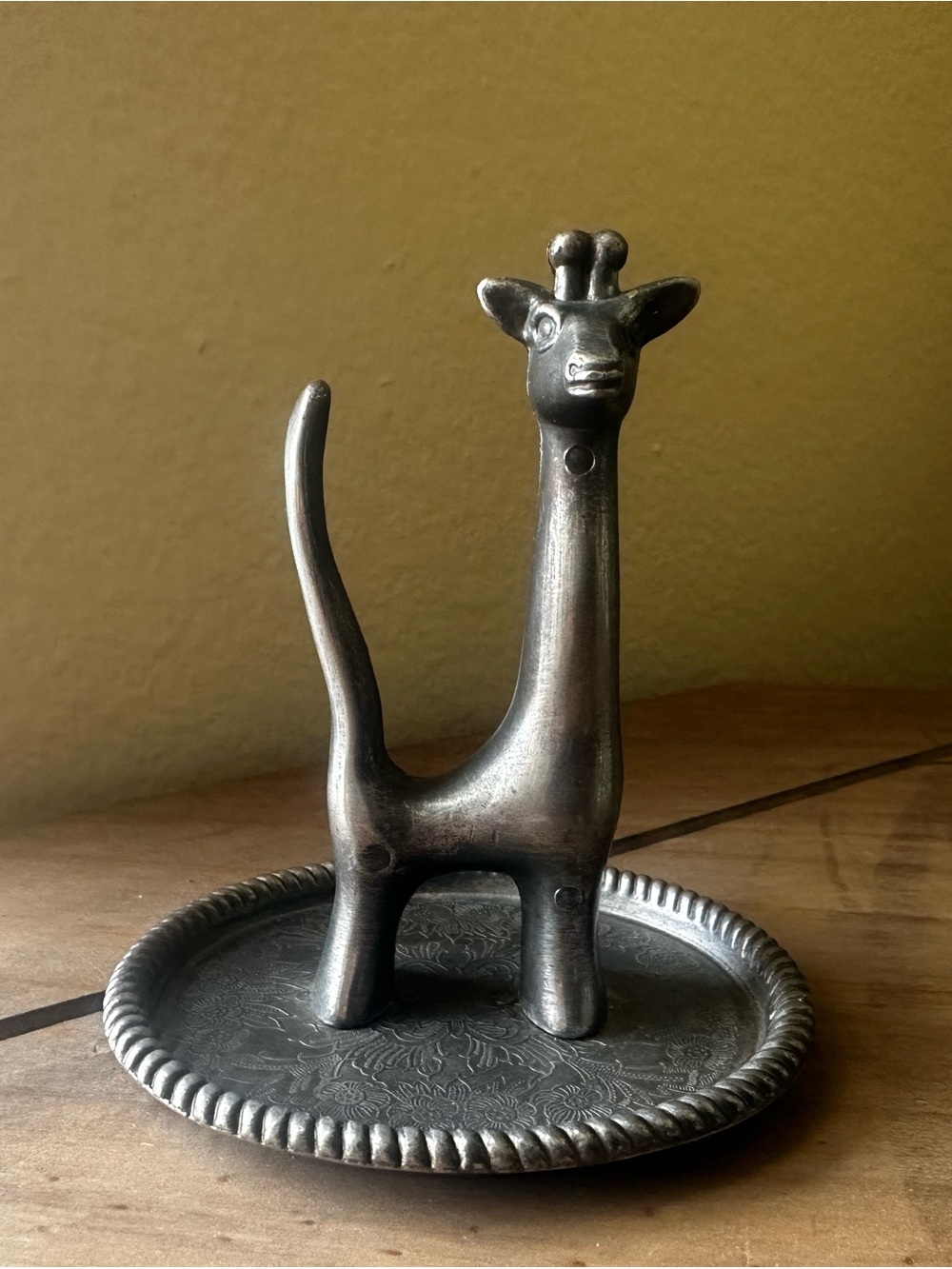 VINTAGE Pewter Silver Plate Giraffe Ring Trinket Jewelry Dish.